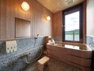 美肌湯を、お部屋の檜風呂でご堪能下さい♪