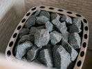白サウナを優しく温める本格ストーブで、心地よいととのい体験を。