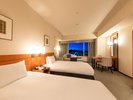 エグゼクティブツインルーム〈夜の景色・別府側〉