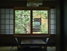 大正館和室と窓からの眺め