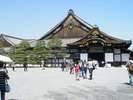 二条城 ホテルより市バスで10分