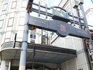 道順A:近鉄奈良駅前≪4番出口≫を出ると、左手に≪小西さくら通商店街≫があります。