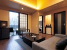 広々とした洋室のお部屋はまさに別邸。/「四季彩」菖蒲・紅梅