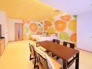 コンセプトルーム柑橘【蜜柑】和洋室らしく椅子とテーブルをご準備！
