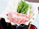 ・【夕食一例】旨みあふれるお肉とたっぷり野菜を堪能する自慢のあったか鍋