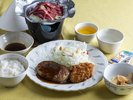 ・【夕食一例】ハンバーグやカツなど、ボリューム満点の肉料理で心も体も満たされます