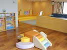 【館内施設】キッズルーム/ 幼児向けの小さな滑り台