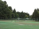 【付帯施設】テニスコート 利用時間9時〜日没(有料)