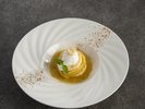 <9月〜10月のおすすめの一品>青リンゴのロースト ババロアとフィユタージュと重ねて【富士】
