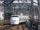 新大阪駅から当ホテルまでは地下鉄御堂筋線をご利用いただき20分ほどで到着いたします。