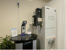 8階 ウォーターサーバー、製氷機