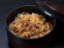 季節限定、鱧の旨みをぎゅっと閉じ込めたまぶしご飯