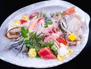 当館自慢の刺し盛り季節によって旬のお魚をご提供