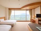 ・【ツイン】窓から酒谷川と山々を望める静かな洋室ツインです