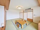 ・【和室10畳】布団は最大5組まで敷けるのでグループ旅行に最適です