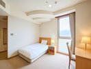 ・【シングル】一人旅や出張に便利な設備が揃うシングル客室です