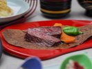【万座会席】(9/11〜)国産牛の朴葉みそ焼き