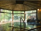 庭園を展望できる殿方風呂