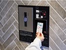 【エントランス】夜間にお戻りの際は、エントランスでカードキーをかざしてください。