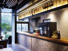 【&Here Cafe】ワインやビールなどアルコール類も豊富に取り揃えております。