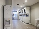 【館内設備】製氷機、コインランドリーは2Fにご用意がございます。