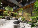 【中庭】一度使用された植栽を再利用する「ロスプランツ」を設置しております。