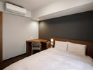 ■禁煙 ■ダブルルーム■広さ15.0〜15.6u■シモンズ社製マットレス(140×195cm)■添寝1名まで可