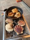 目の前のスーパーで海鮮を調達してBBQ※持ち込み食材イメージ