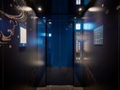 客室までのエレベーターはオミキをイメージされたデザインとなっております。
