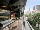 2階にはCANVAS LOUNGE produced by P.C.M.にはテラスがございます。