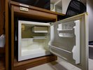 【客室】冷蔵庫◆お部屋に備え付けがございます。