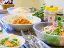 【朝食】和惣菜やサラダのビュッフェシャキシャキ野菜をお好みの味付けで楽しめるサラダ