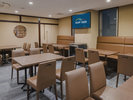 【朝食会場】京モダンダイニングLuxeにて、京都ならではの体験をお楽しみください。