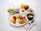 朝食の提供内容は曜日により異なります。