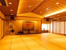 【食事処】畳の温もりを感じる和の空間で、ゆっくりとお食事をお楽しみいただけます。