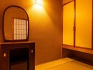 【特別室】落ち着いた設えと広さを備えた、寛ぎの特別空間。
