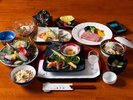 【夕食】旅の夜を彩る、心温まる和の料理