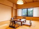 【和洋室@】畳の間で語らう時間と、快適なベッドでの休息を叶える客室
