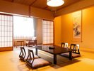 【特別室】伝統美を感じる設えで、上質な旅の時間を演出。