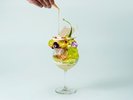 ロビーラウンジ「茶寮」宮古島ハチミツとシャインマスカットの秋パフェ(2025年9月-11月)