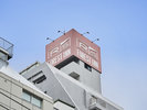 Rs FORESTINNの看板が目印