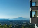 全室から桜島を見渡す開放的なビューをお楽しみいただけます。
