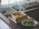 【お食事処/朝食一例】小鉢はご自身の好みに合わせてお選びいただけます。