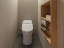 【客室設備】洗浄機能付きトイレを備え付けております。
