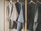 【客室アメニティ】作務衣をベースにした、オリジナルのデザインのルームウェア。