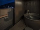 【客室設備/露天風呂】全室に備え付けられた温泉を、お好きな時間にお好きなだけ。