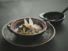 【お食事処/夕食一例】身体の芯から温まる鱈の昆布鍋で安らぎの時間を。