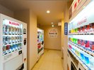 アルコールもジュースも館内販売しています