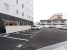 駐車場は先着順にて、無料でご案内致します