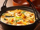 【山梨ご当地グルメ】ほうとう 小麦粉を練った麺を、味噌仕立ての汁で煮込んでいます